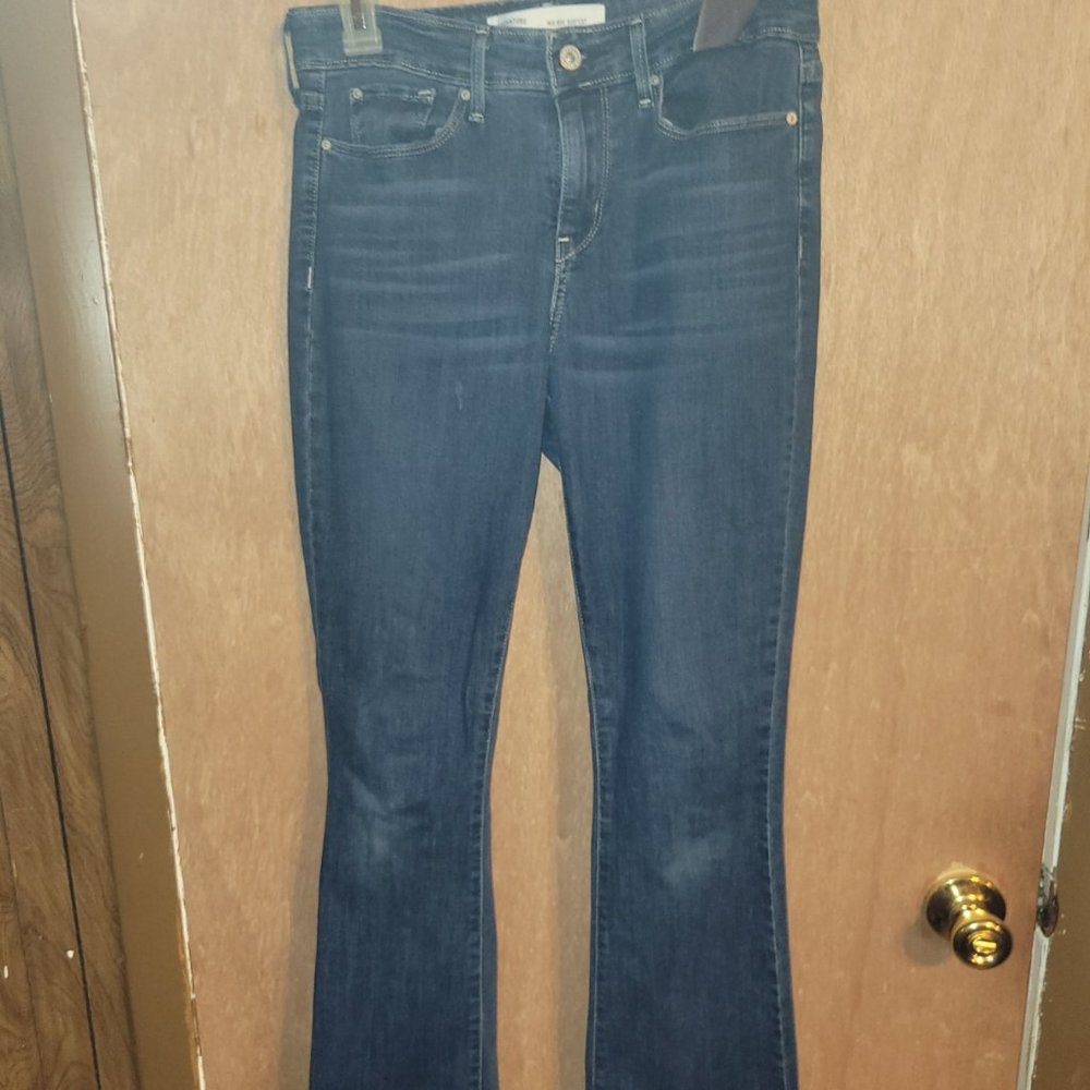 Signature Levi Strauss Midrise Bootcut Jeans 6M or W28/L32